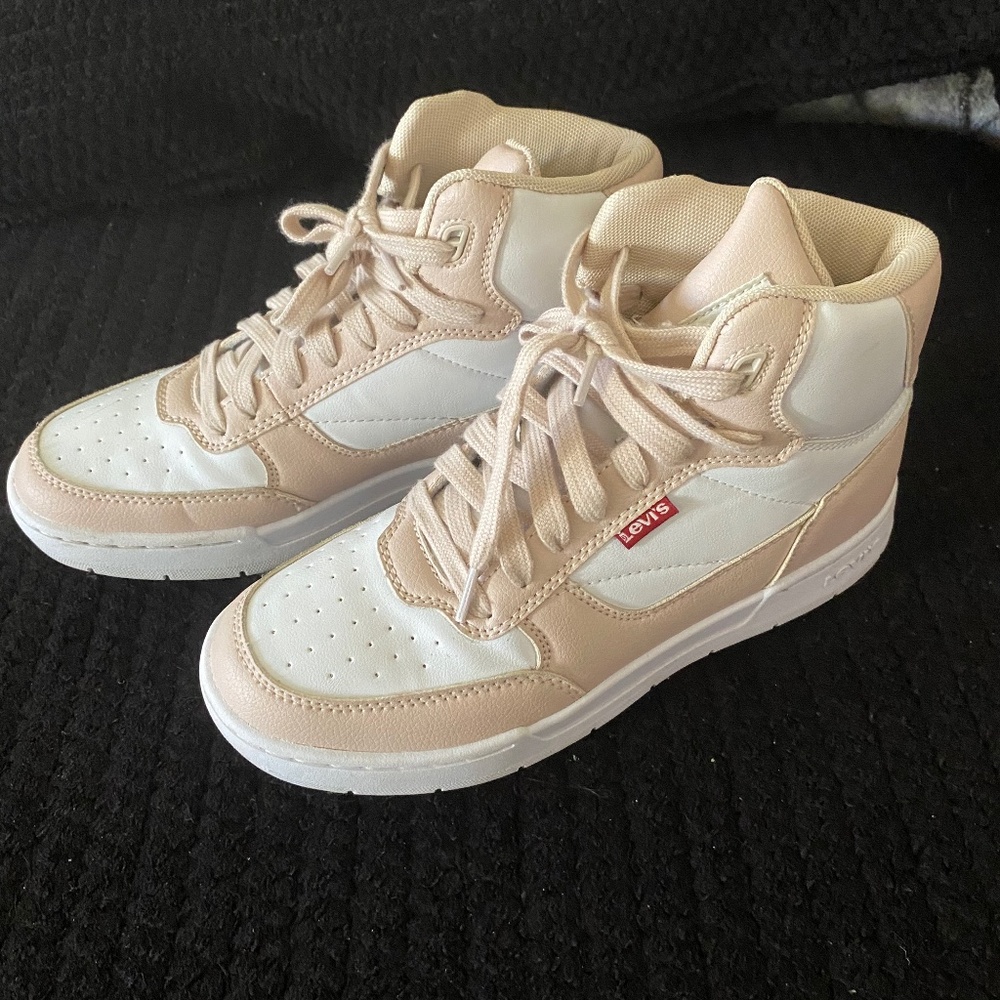 Women’s Levi sneakers